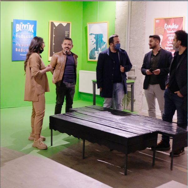 Fil Sanat Alan Sergileme Alanı Hacettepeli Akademisyenler Sanat galerisinde konuşuyorlar